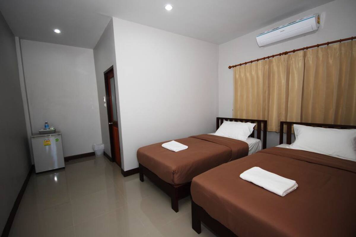 Standard Twin Room | Blackout drapes, soundproofing, WiFi (free)