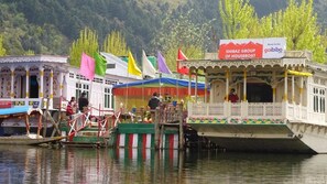 Mặt tiền nơi lưu trú