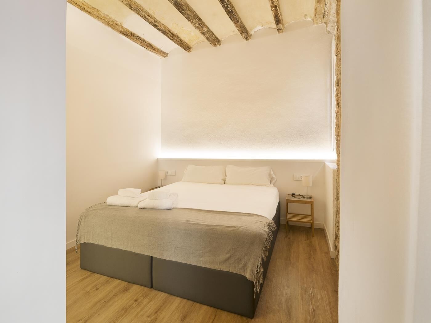 1 soverom, strykejern/-brett, internettilgang og sengetøy