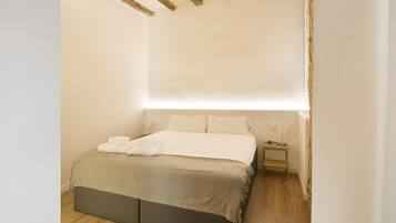 1 soverom, strykejern/-brett, internettilgang og sengetøy