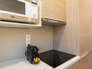 Fridge, microwave, oven, dishwasher - Penthouse Apartment with terrace (Barcelona)