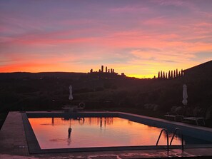 Outdoor pool - 2 bedrooms, large pool, stunning views of San Gimignano, Tuscany, private garden (San Gimignano, Tuscany)