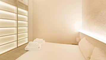 1 dormitorio, tabla de planchar con plancha, Internet y ropa de cama