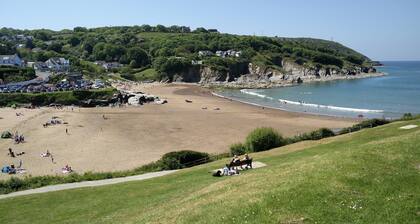 Fantastic couples escape to the country. Close to the coast in peaceful location