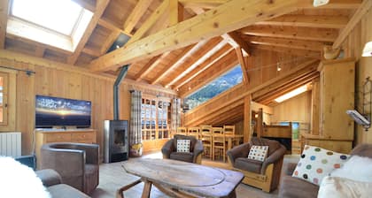 Wonderful cottage with services in the center of Méribel. (2 min from the slopes)