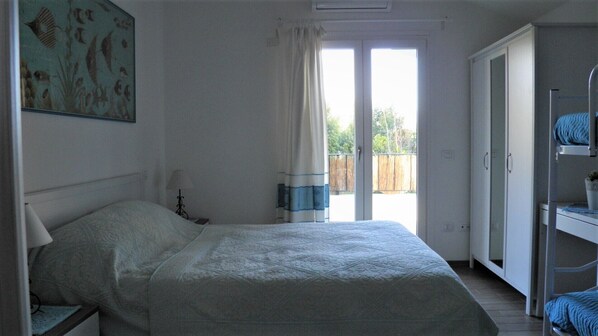 2 bedrooms, in-room safe, iron/ironing board, free WiFi