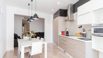 Fridge, microwave, oven, dishwasher