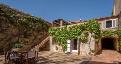 Ideales Haus für Familien im Zentrum des Dorfes Peratallada
