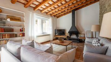 Televisie en een open haard