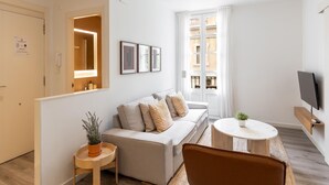 Unclassified image, 3 of 40, button - DELUXE THREE BEDROOM APARTMENT (Barcelona)