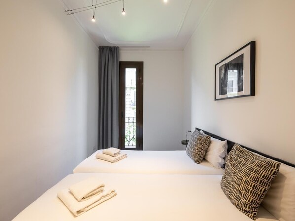 3 bedrooms, iron/ironing board, Internet, bed sheets