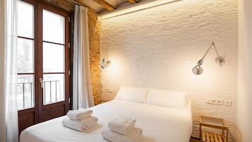 3 dormitorios, tabla de planchar con plancha, Internet y ropa de cama