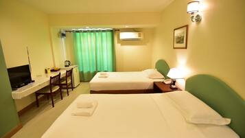 Standard Twin Room | Desk, soundproofing, free WiFi, bed sheets