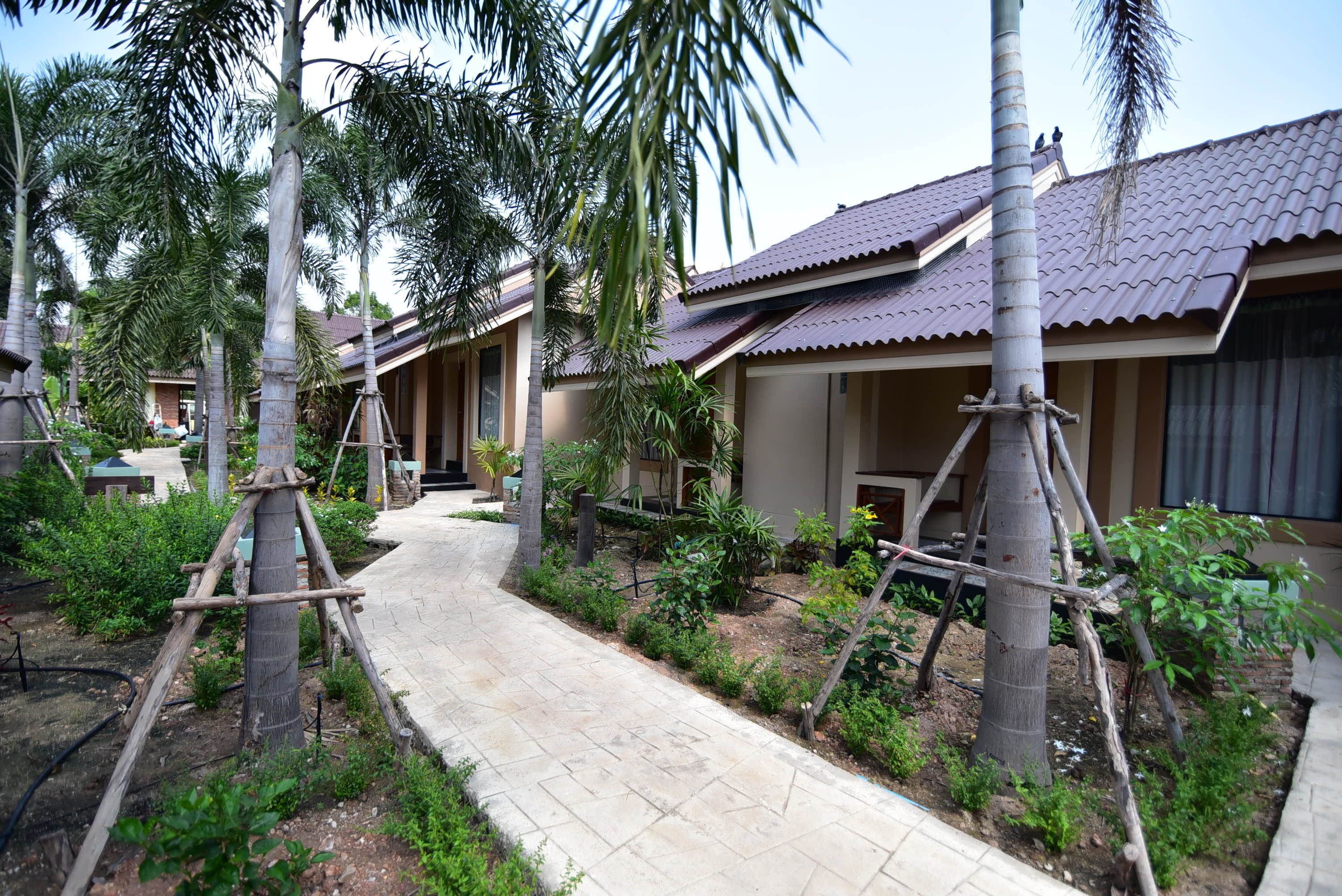 deluxe twin room | desk, soundproofing, free wifi, bed sheets