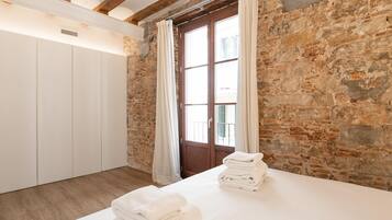 1 bedroom, iron/ironing board, internet, bed sheets