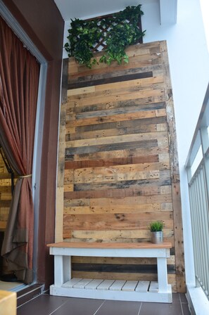 The Woodz x Vintage | 阳台