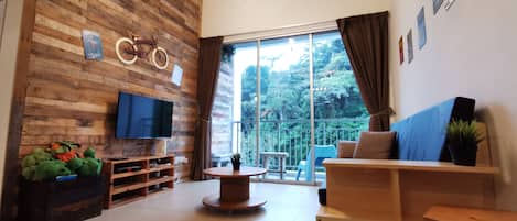 The Woodz x Vintage | Living area