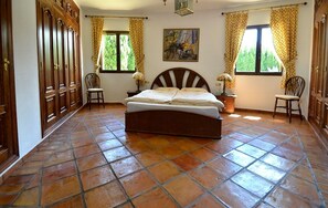 4 Schlafzimmer, Bügeleisen/Bügelbrett, WLAN, Bettwäsche