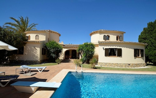 Huge Finca for up to 10 Person in Denia (Spain) close to the beach free WiFi