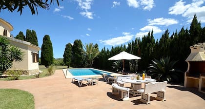 Riesige Finca für bis zu 8 Personen in Denia (Spanien) in Strandnähe