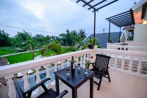 Chambre Double Romantique, 1 grand lit, balcon, vue piscine | Balcon