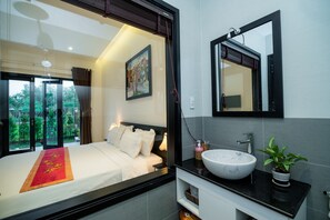 Deluxe Double Room, 1 Bedroom, Garden View, Ground Floor - Hoi An The Son Villa (Da Nang)