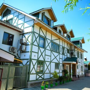 Front of property - Royal Comfort Regency (Srinagar)
