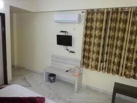 Deluxe Quadruple Room, 2 Double Beds | Room amenity