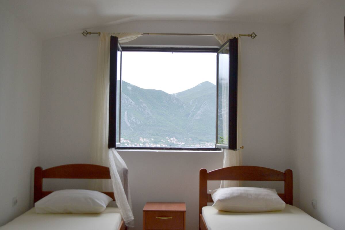 Sistema de insonorización, wifi gratis y ropa de cama 