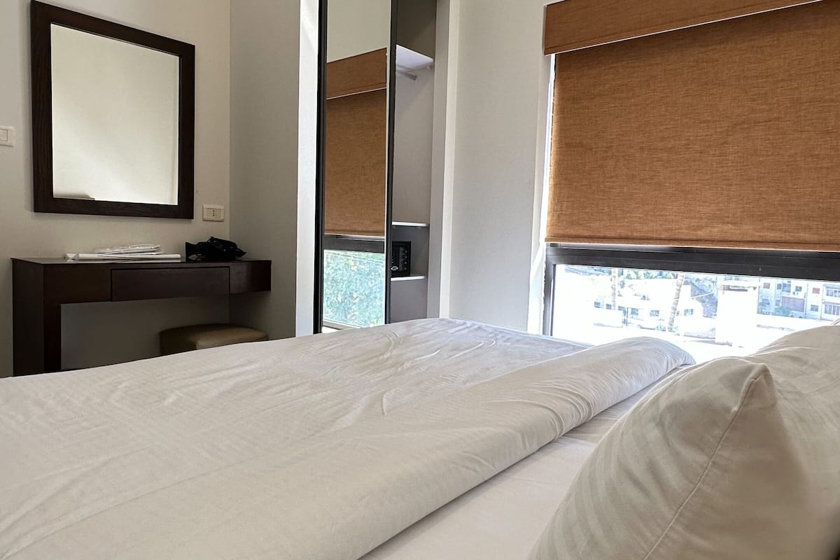 1 bedroom, premium bedding, pillow-top beds, in-room safe