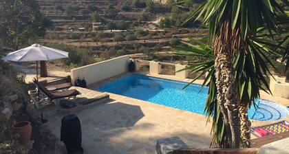 Maison de campagne, "Las Ruinas" avec piscine entre amandiers et oliveraies.