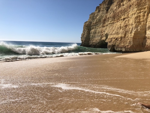 Moderne ruhig gelegene Ferienwohnung mit Meerblick+Strandnähe, voll klimatisiert