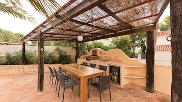 屋外ダイニングエリア