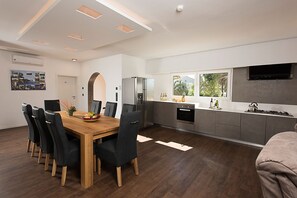 Fridge, oven, stovetop, dishwasher - CASA ENGELSBURG. Calpe (Calpe/Alicante)