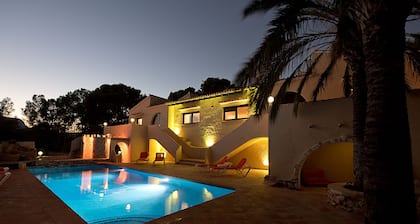 CASA ENGELSBURG. Calpe