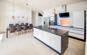 Kühlschrank, Herdplatte, Geschirrspüler