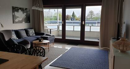 Liebevoll renoviertes Apartment mit großem Balkon direkt am Deich