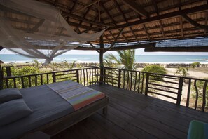 Panoramic Tree House, Ocean View, Beachfront | Balcony