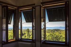 Deluxe Double Room, 1 Queen Bed, Non Smoking, Mountain View | 1 bedroom, premium bedding, in-room safe, desk