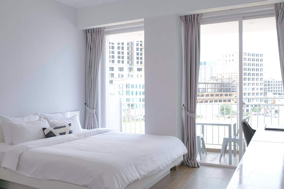 Superior Double Room, 1 Queen Bed, Balcony | Premium bedding, in-room safe, desk, blackout curtains