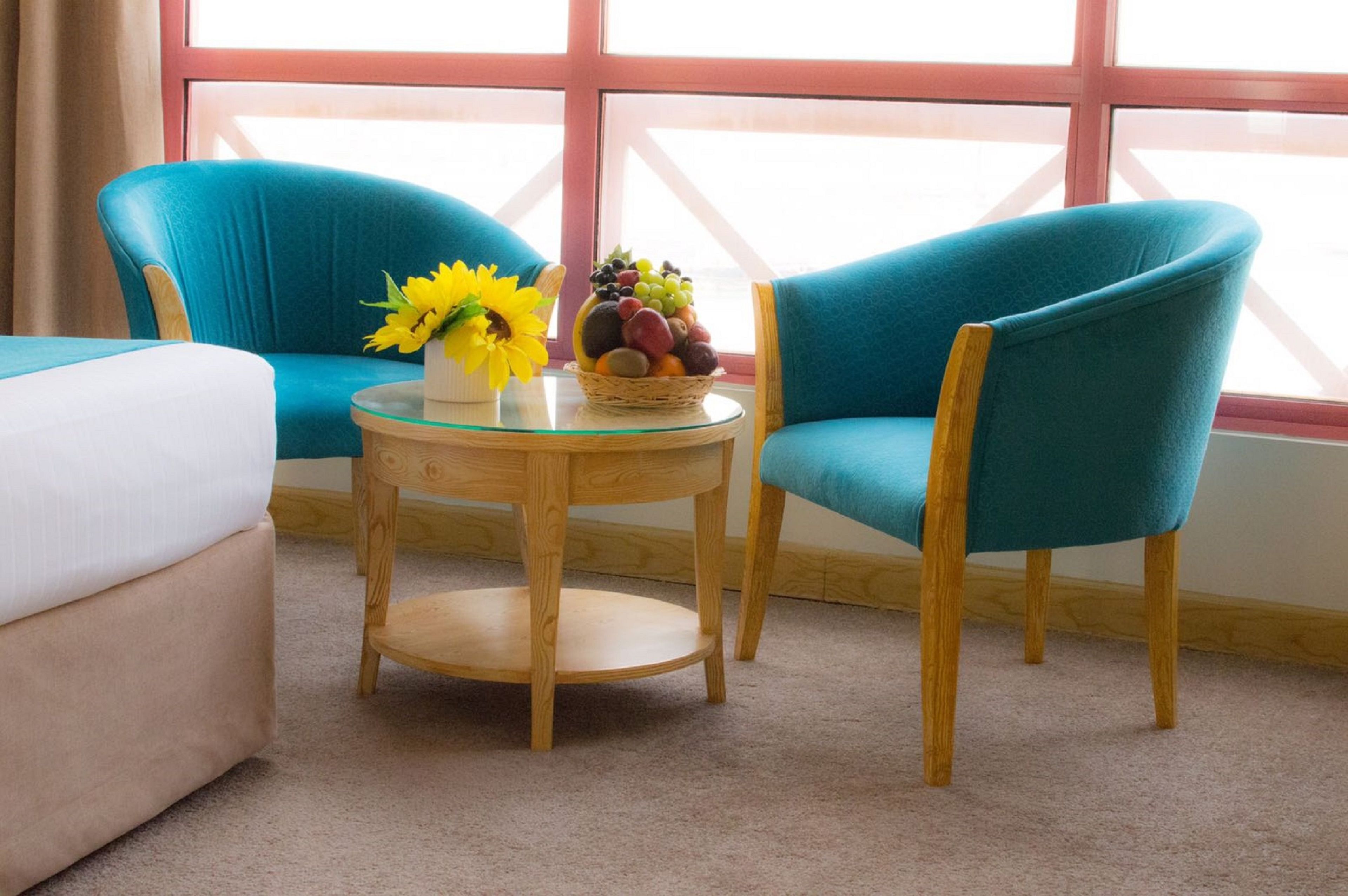 Superior-Doppelzimmer, 1 King-Bett | Wohnbereich | 32-Zoll-LCD-Fernseher mit Satellitenempfang, Fernseher