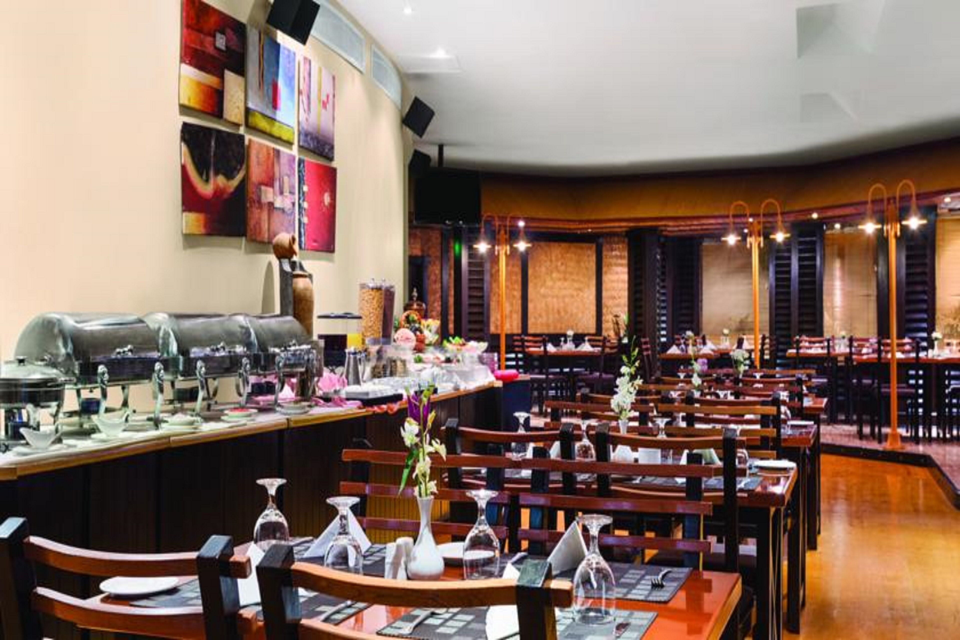 Daily buffet breakfast (BHD 5 per person)