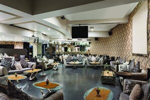 3 bars/lounges, poolside bar - Palette Luxury Marina View Formerly Happy Days Hotel (Manama)