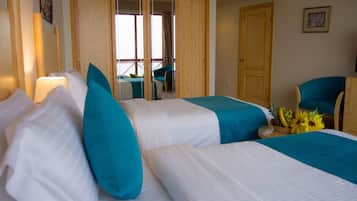 Superior Twin Room, 2 Twin Beds | Minibar, in-room safe, desk, iron/ironing board