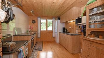 Kühlschrank, Mikrowelle, Ofen, Geschirrspüler