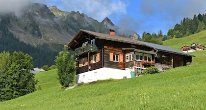 Bergfriedenhütte - vuoren rauhaa