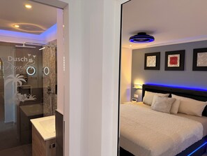 1 chambre, coffres-forts dans les chambres, fer et planche à repasser