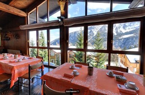 Free buffet breakfast