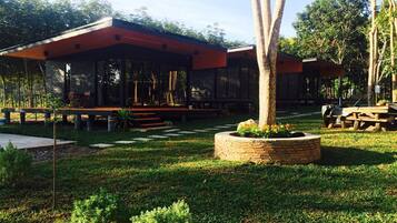 Deluxe Bungalow | Garden view