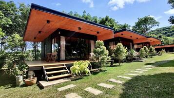 Bungalow Deluxe | 1 phòng ngủ, bàn, màn/rèm cản sáng